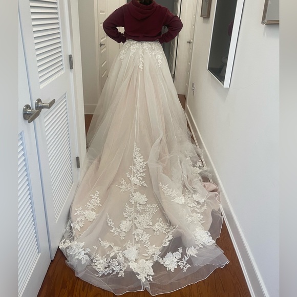 ELYSEE Detachable Bridal Overskirt - Picture 3 of 6